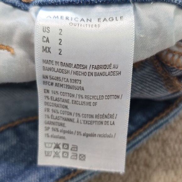 American Eagle Mom Short Cuffed Hem Shorts - Size 2 - Picture 5 of 13